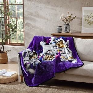 WILD FRONTIER PLUSH THROW WILDERNESS SPACE CATS ASTRONAUT 50" X 60" Soft